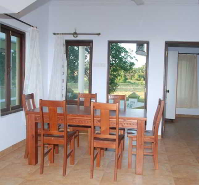 White Square Nirvana, Parra Mapusa Εξωτερικό φωτογραφία