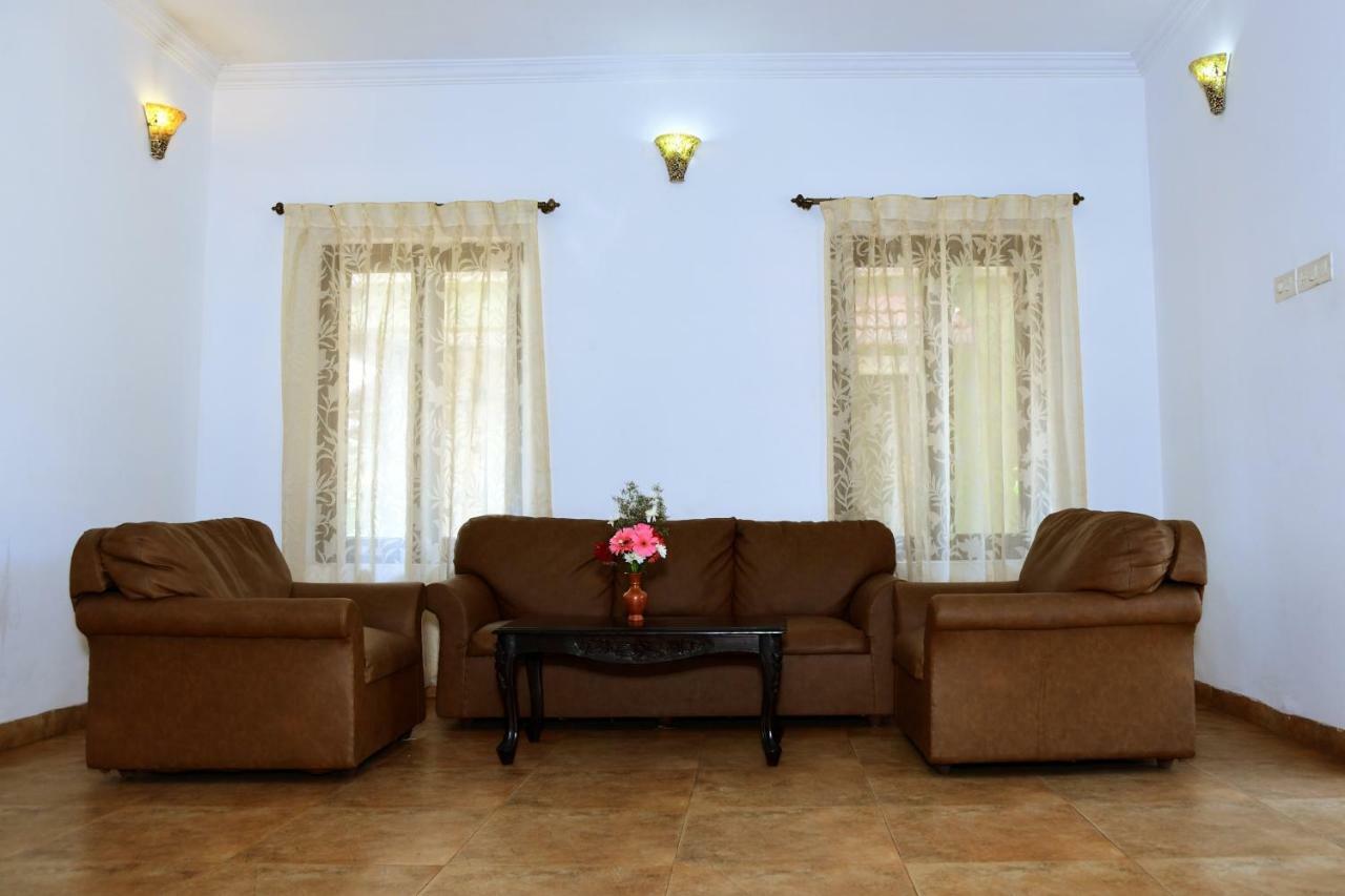 White Square Nirvana, Parra Mapusa Εξωτερικό φωτογραφία